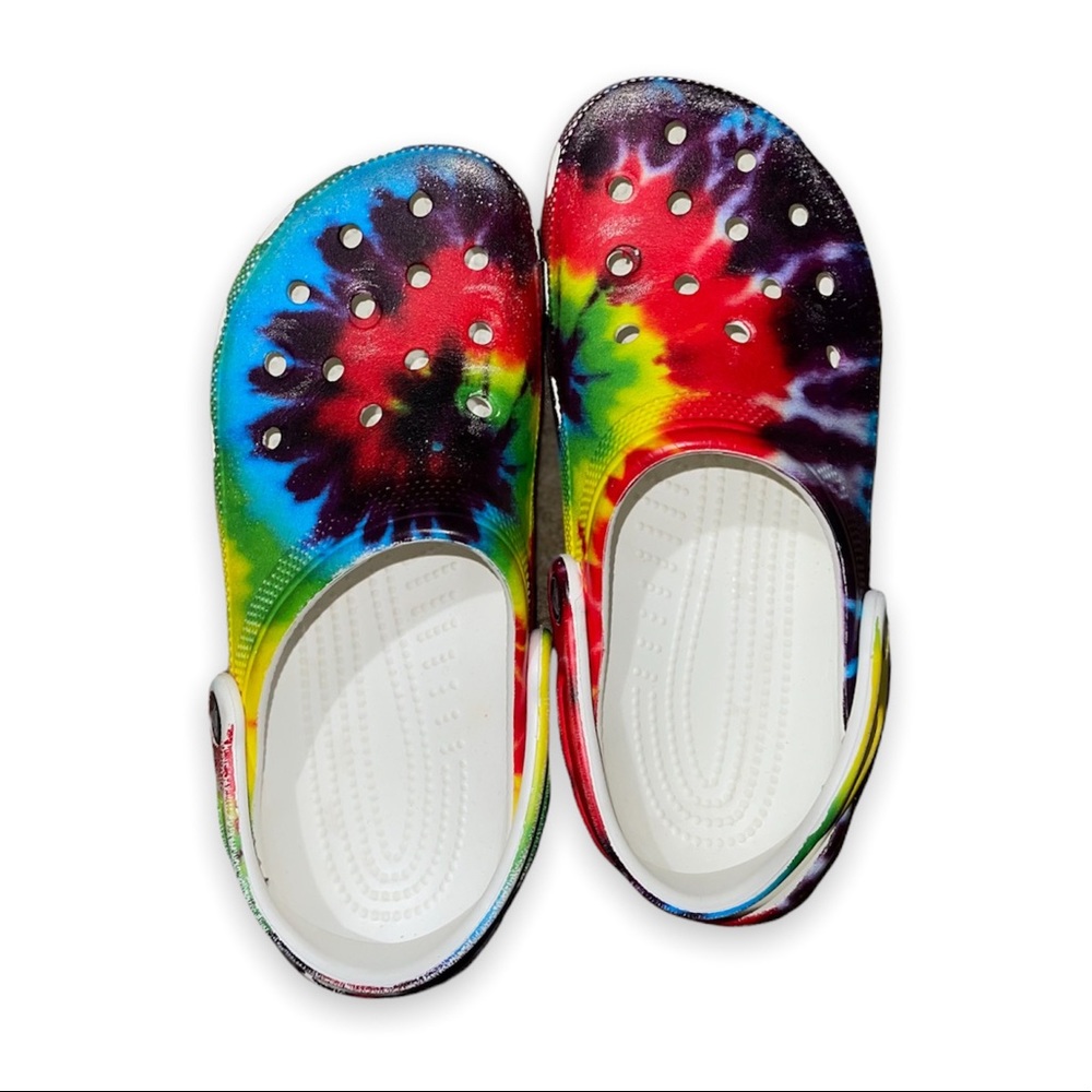 🌈 CROCS